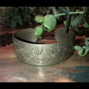 Kirk pewter 900-9 bangle bracelet